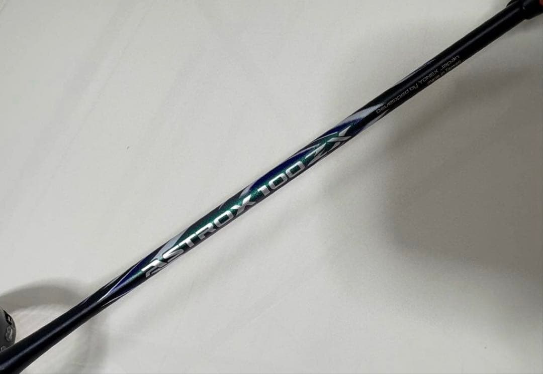 美品❤︎ 廃盤希少❤︎YONEX❤︎アストロクス100ZX ❤︎バドミントンラケット袋付