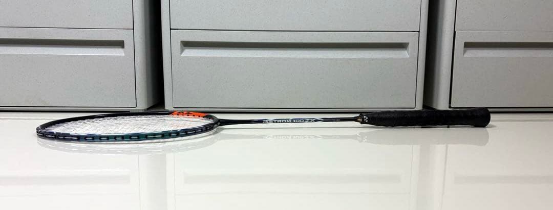 美品❤︎ 廃盤希少❤︎YONEX❤︎アストロクス100ZX ❤︎バドミントンラケット袋付