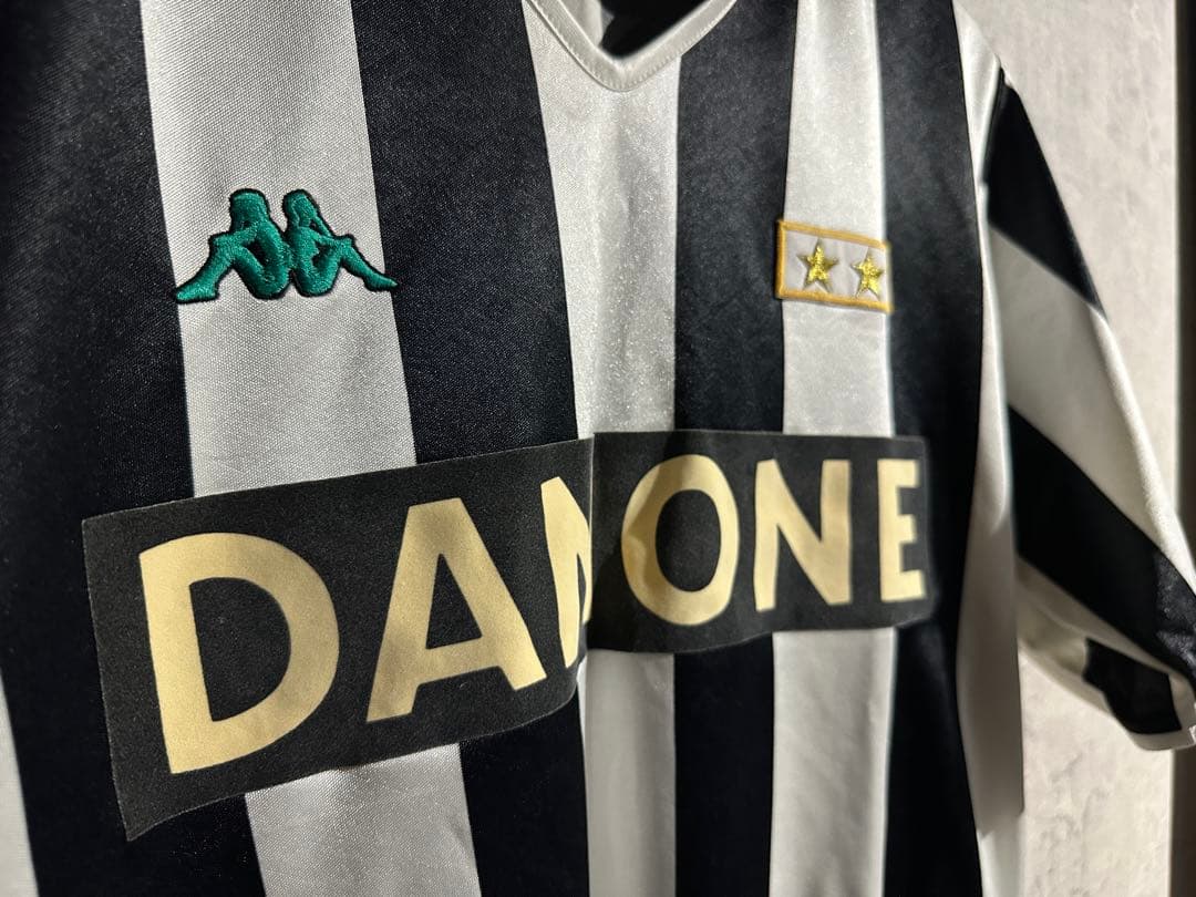 ユベントス‼️レア‼️Kappa サッカーシャツ 黒/白 ストライプ