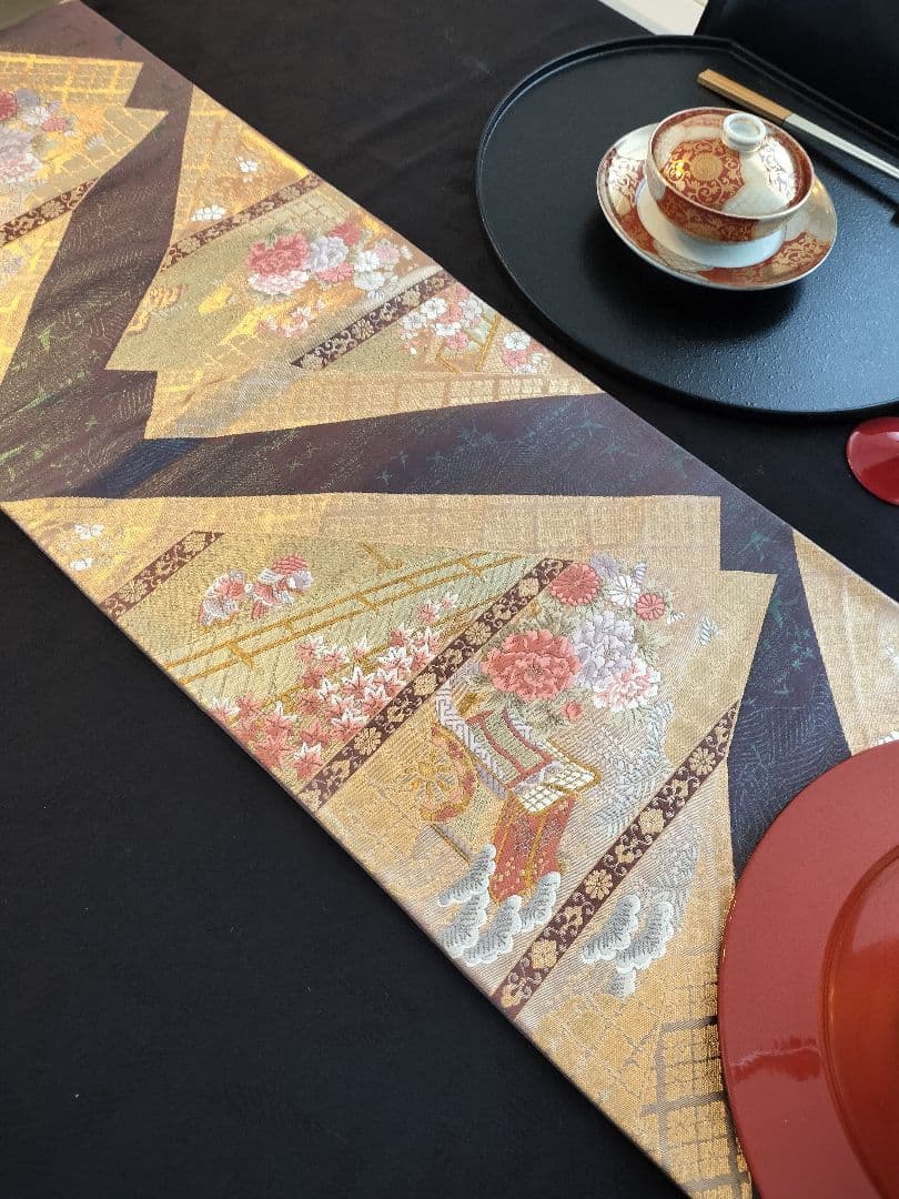 A945★高級‼️豪華刺繍‼️ひな祭り‼️テーブルランナー2m10cm