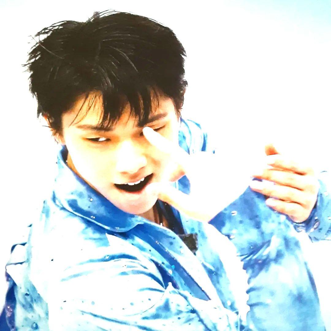 羽生結弦書籍　写真とポスター展