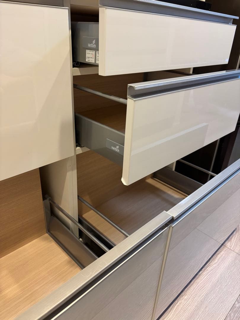 食器棚　パモウナ￼