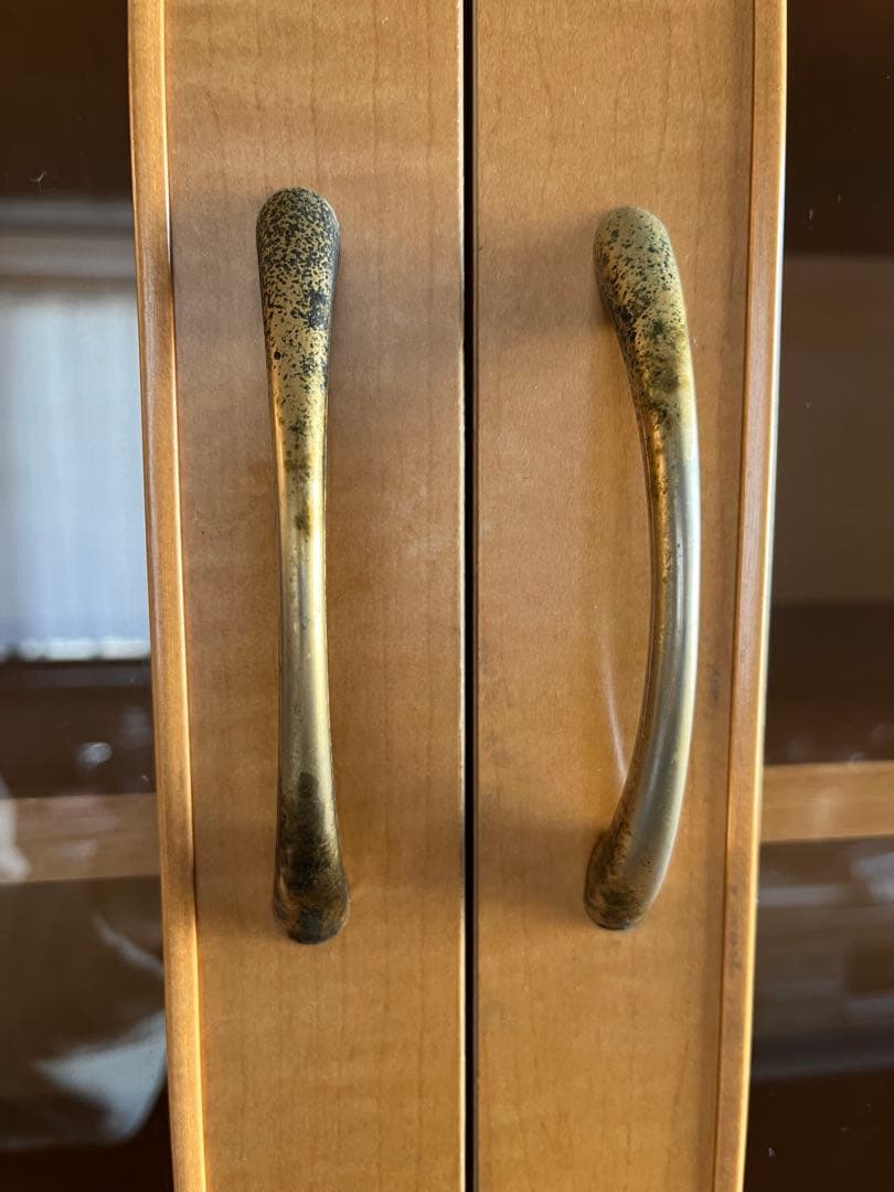 【送料込】食器棚 ガラス扉付き