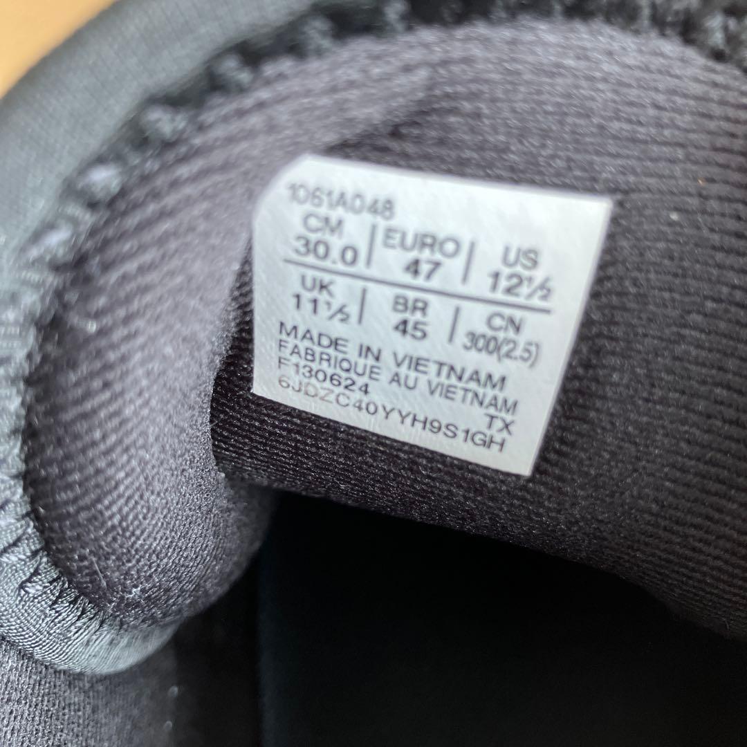 【美品】アシックス　asics NOVASURGE3 30センチ