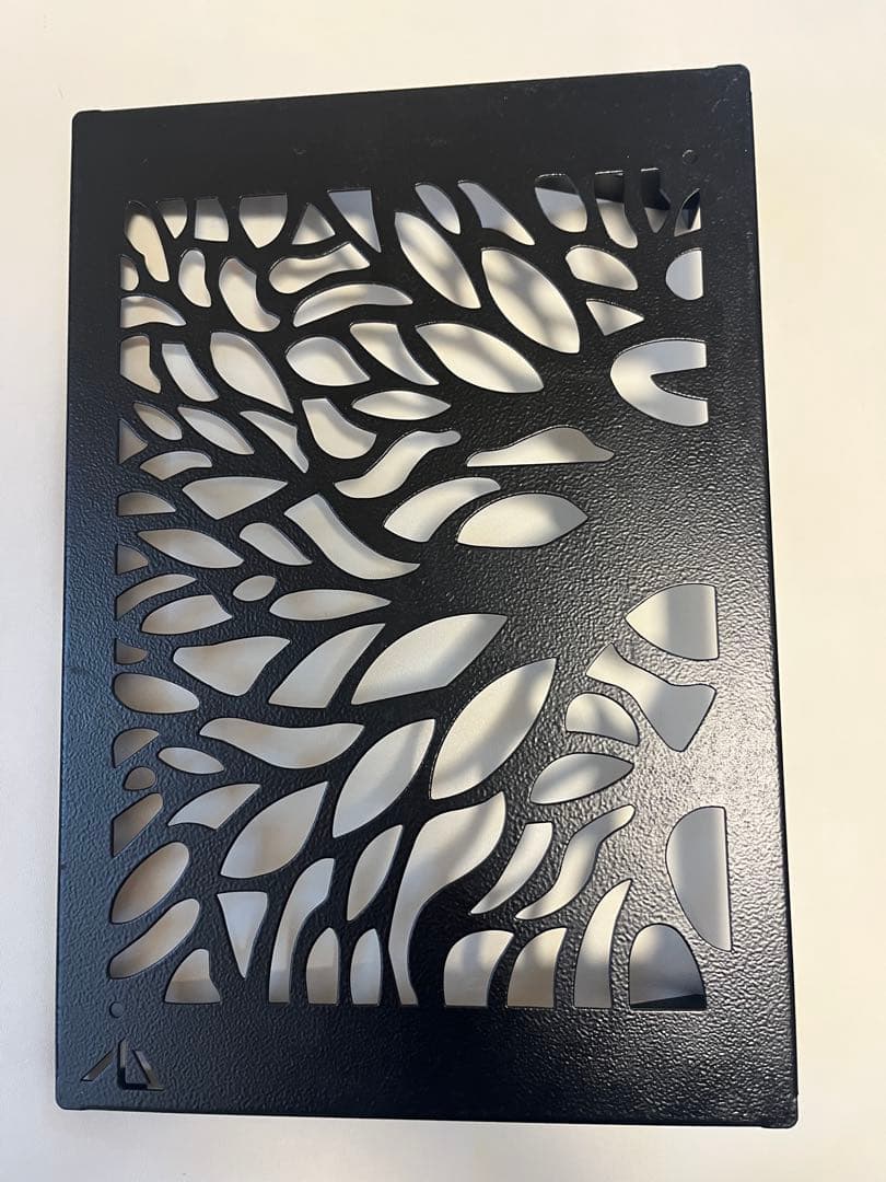 【美品】BLACK DESIGN ブラックデザイン　アイアンプレート　ツリー