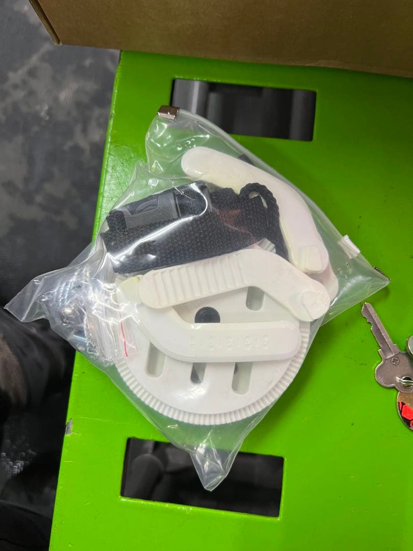 スノーボード ビンディング ホワイトMサイズ