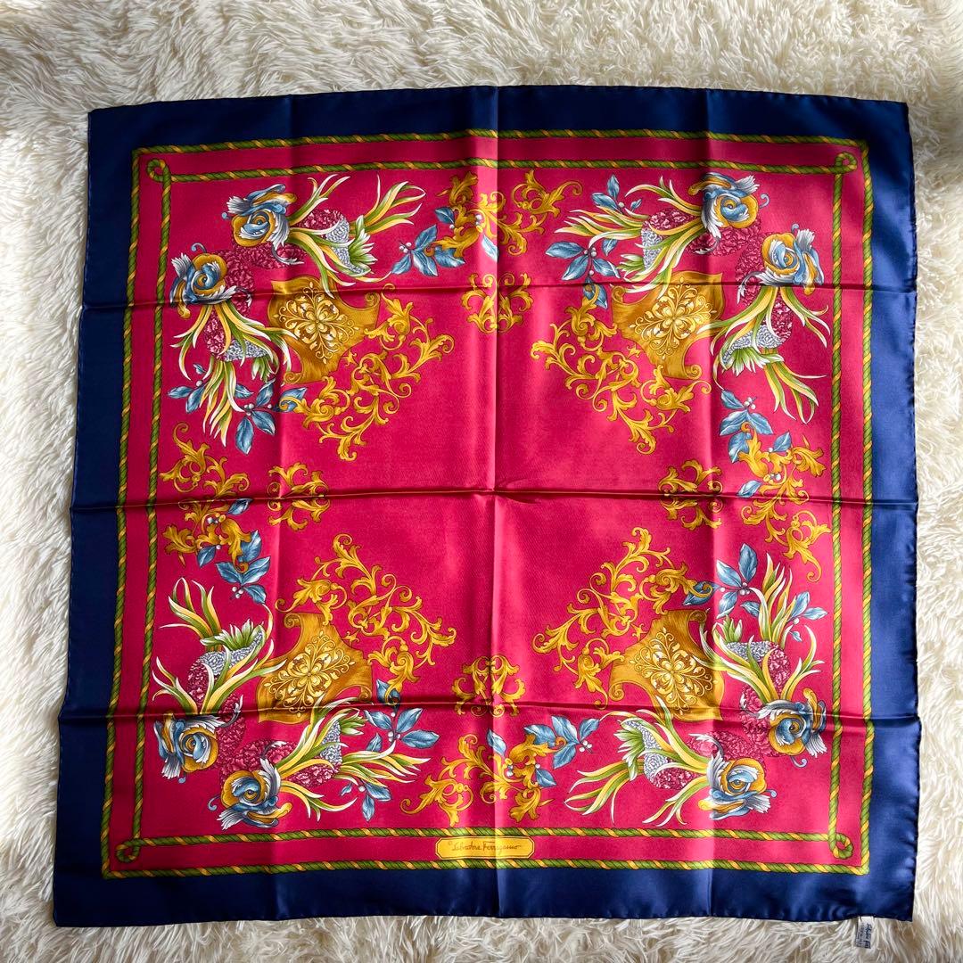 【極美品】サルヴァトーレフェラガモ フェラガモ スカーフ 大判 シルク ストール