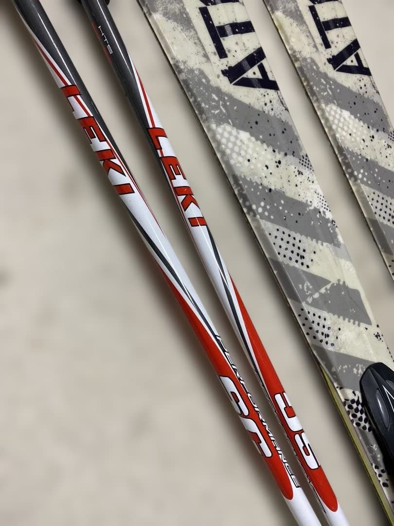 ATOMIC スキー板164cm NOMAD CODEC LEKIポールセット