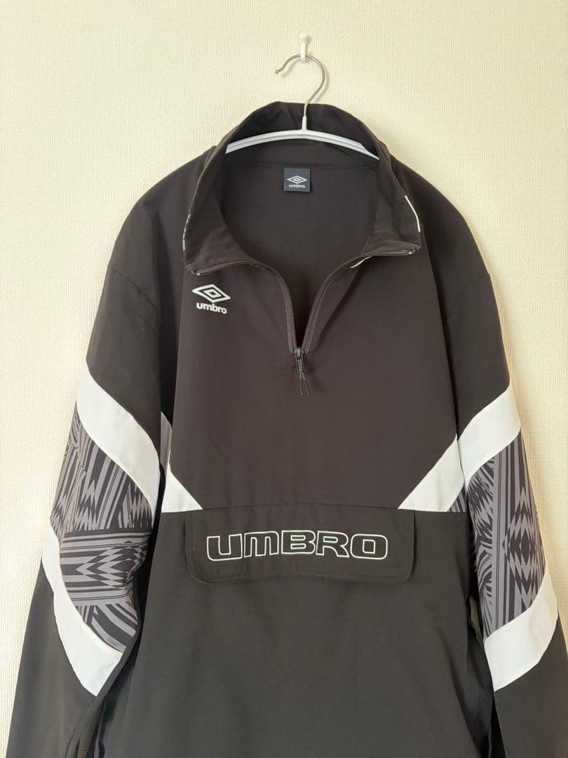 アンブロ　アノラックピステトップ　ハーフジッパー