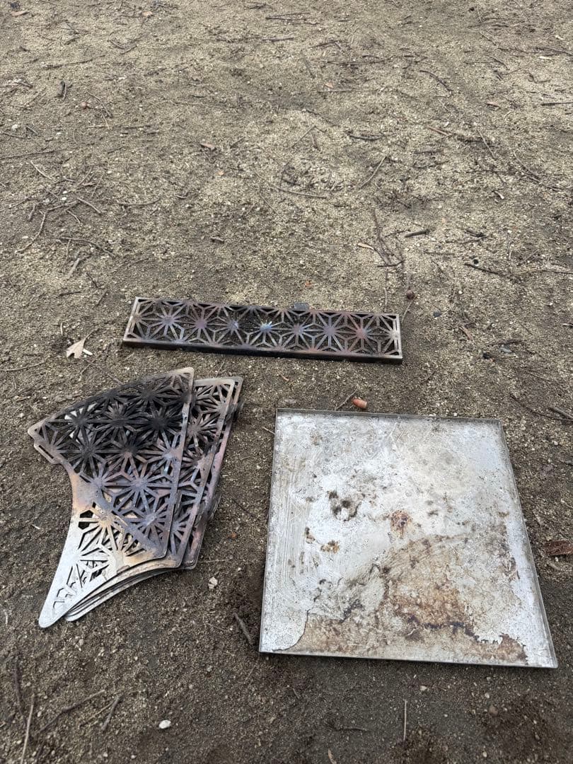 s'more 焚き火台 金属製 花模様