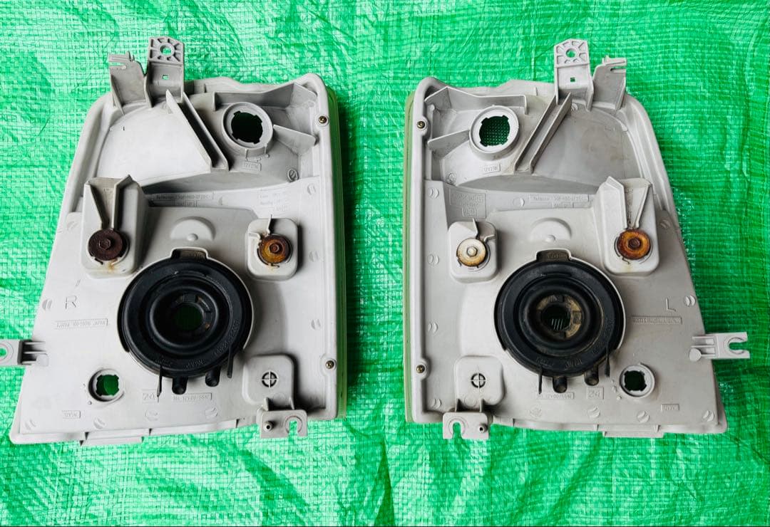 スズキキャリー LE-DA63T 左右ヘッド ランプ 品番:100-59019