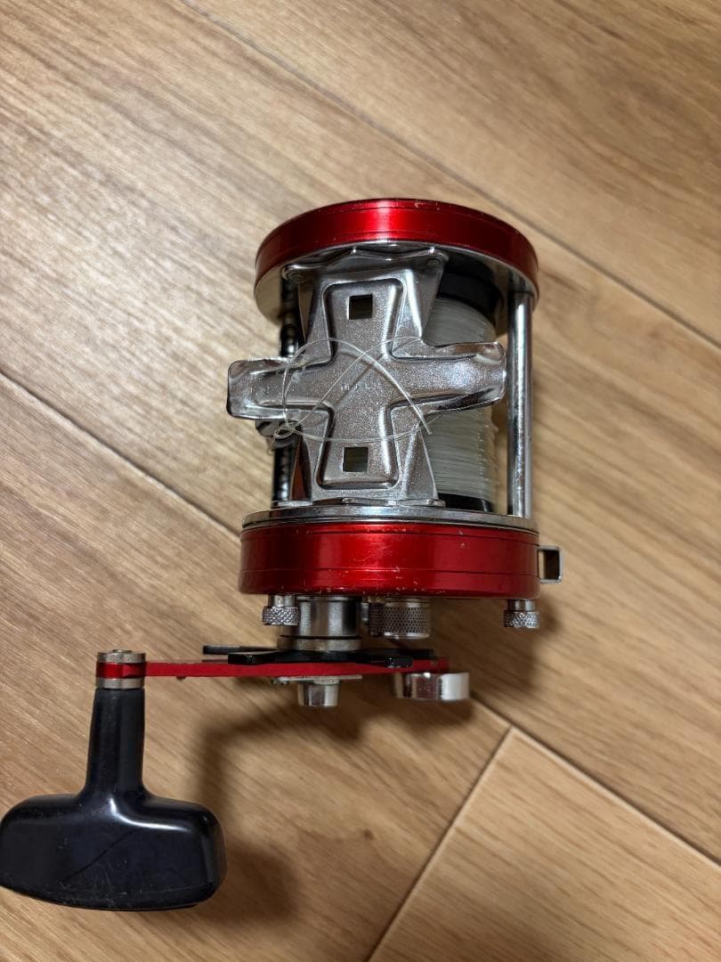 【1982年製】ABU Ambassadeur 7000 レッド オールドアブ