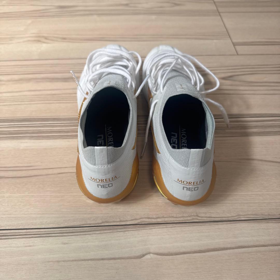 ミズノ モレリアネオ4β ホワイト×ゴールド 25.5㎝