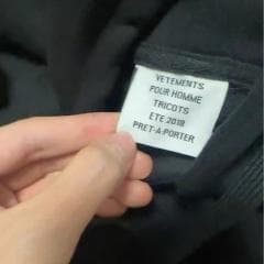 希少 vetements パーカー