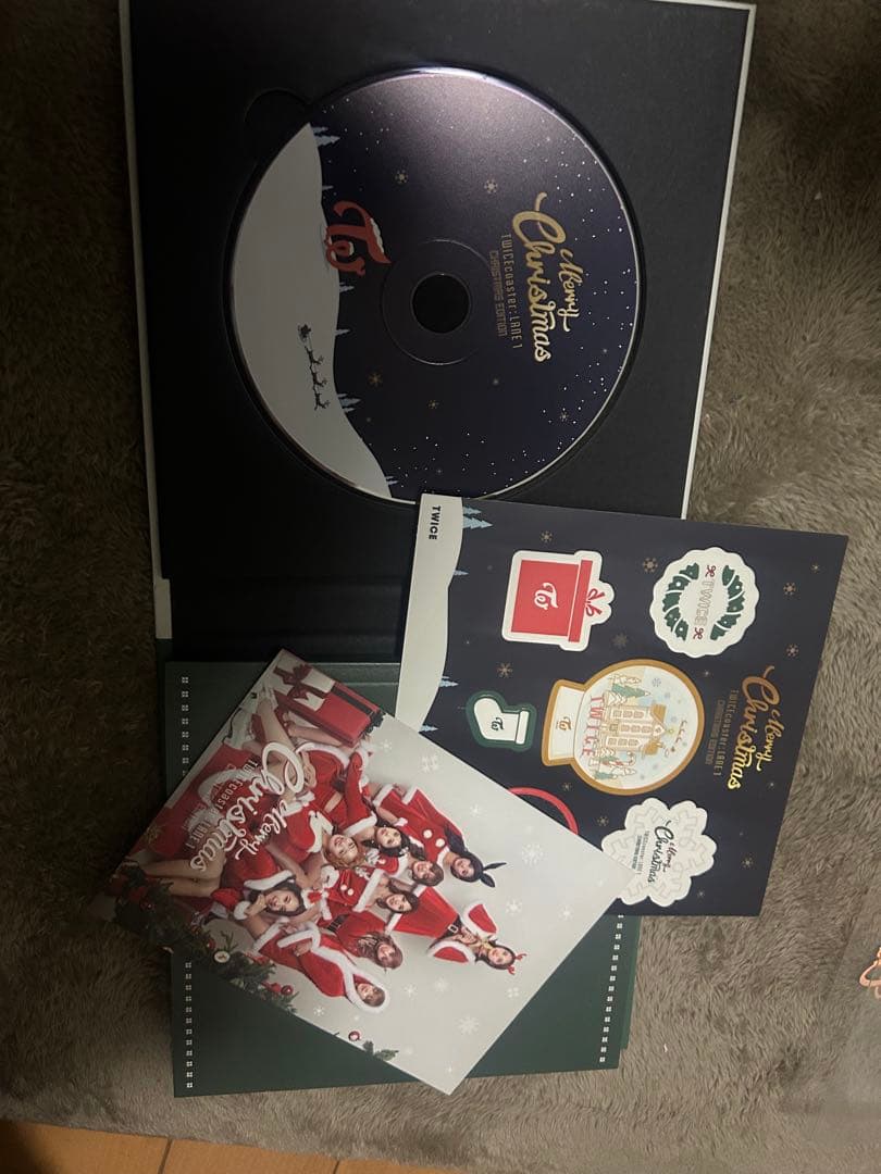 廃盤　TWICEクリスマスエディション　ツウィトレカ付き