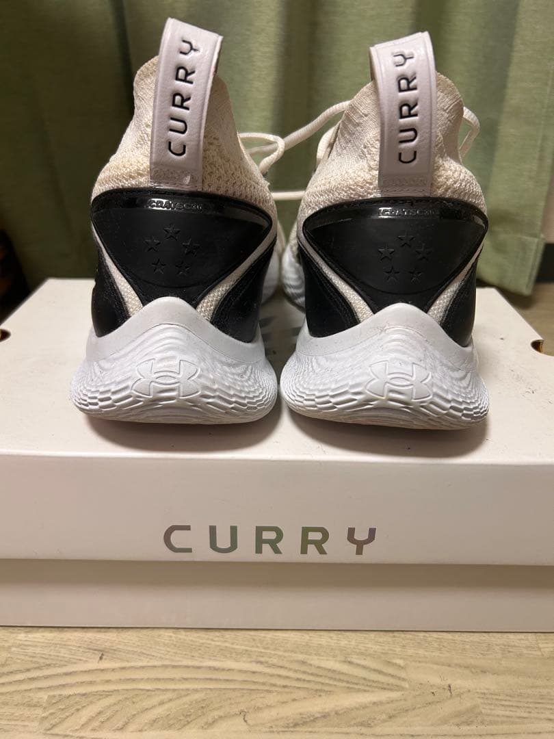 Curry バスケットボールシューズ ホワイト/ブラック