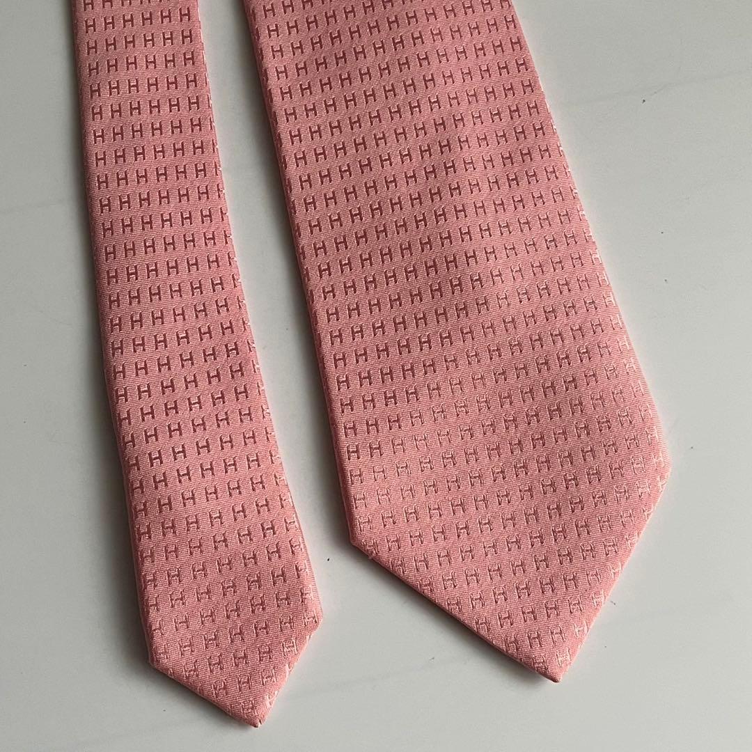 ✨未使用級✨　HERMES エルメス　ネクタイ　　H柄　薄ピンク