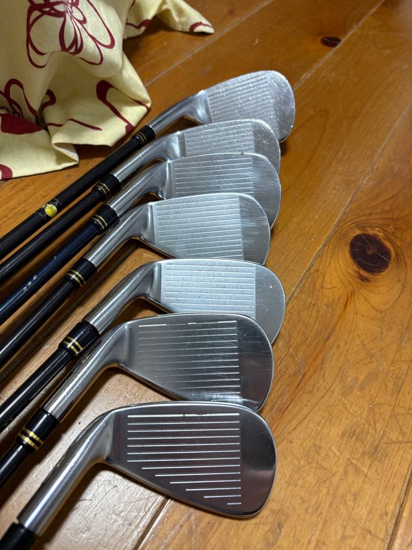 コンダクター　アイアンセット カーボンシャフト