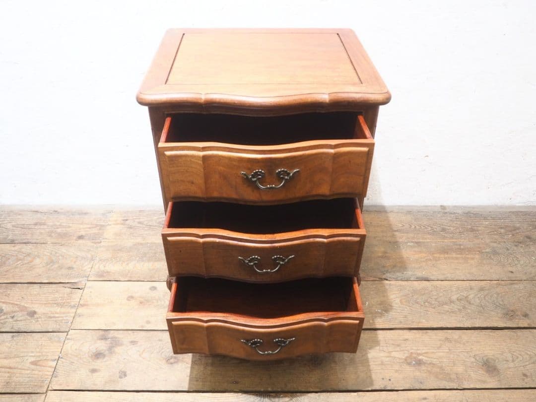 1273　猫脚デザインのチェスト　洋タンス　キャビネット　アンティーク調　洋家具