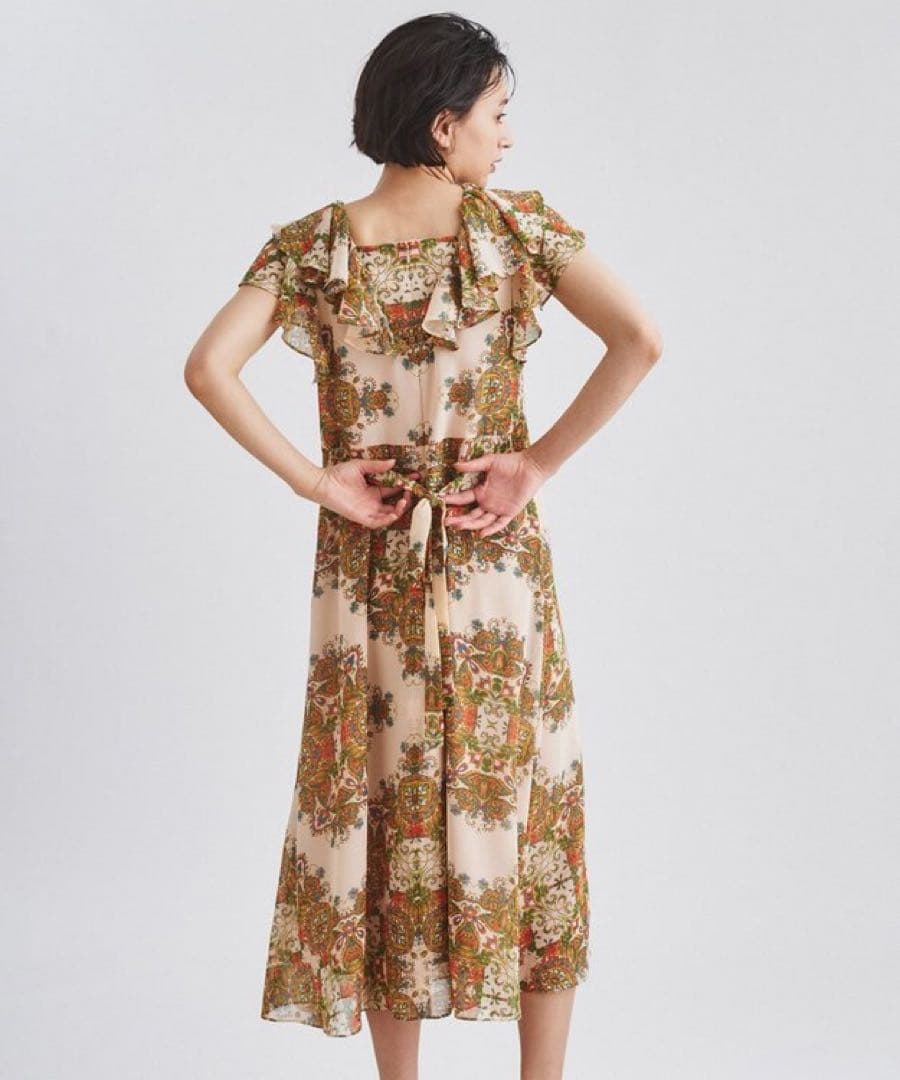 グレースコンチネンタル　オーナメントフリルワンピース