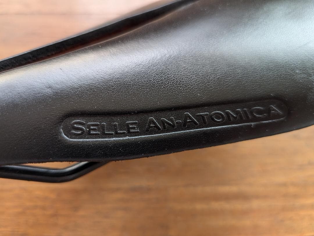 selle anatomica titanico　ブラック