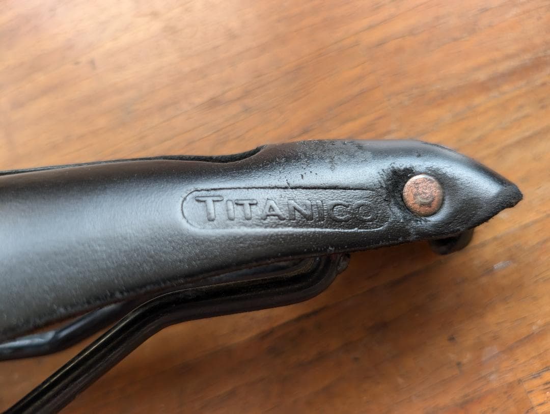 selle anatomica titanico　ブラック