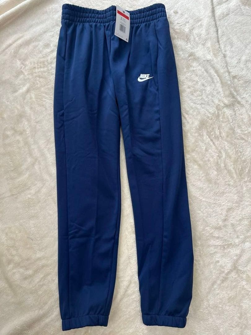 ☆NIKE スポーツウェア　ジャージ　上下セット　　子供　160