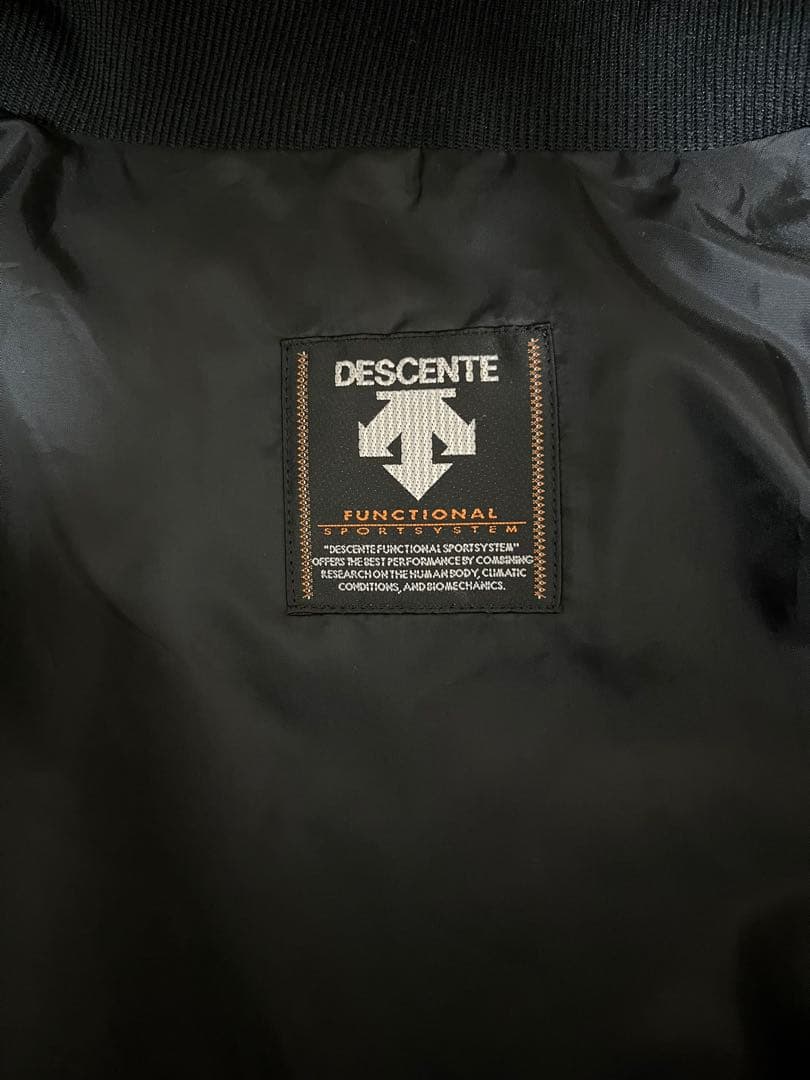 阪神タイガース　デサント　ナイロンジャケット M