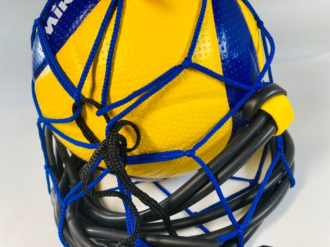 【新品未使用】バレーボール ゴム紐付きトレーニングボール4号球 ネット付き