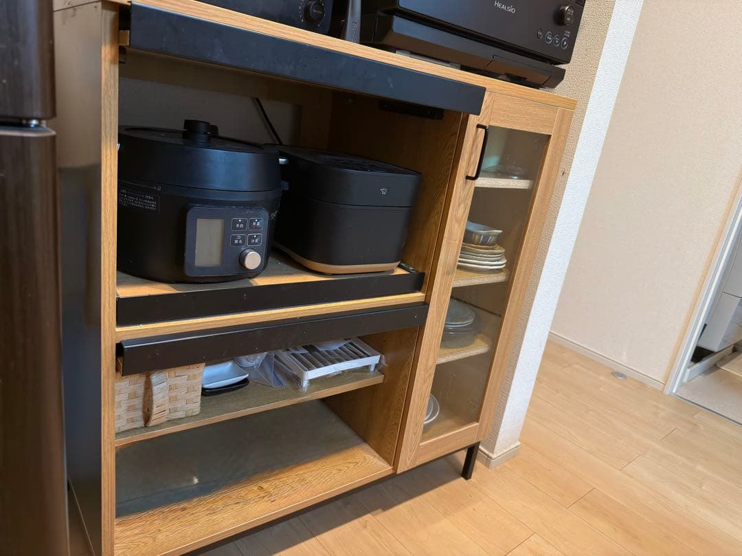 【底値】キッチン収納キャビネット ガラス扉付き