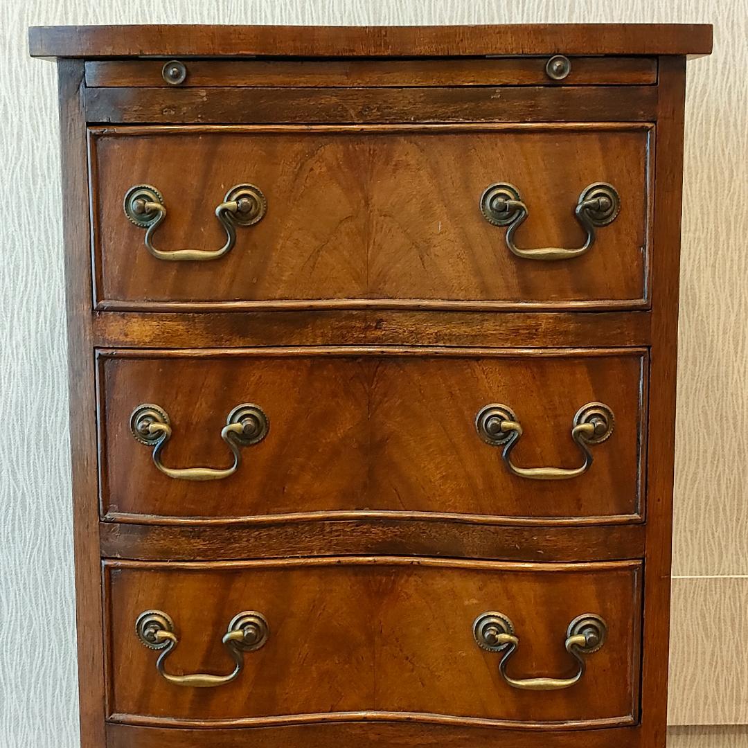 アンティーク　サーペンタインフロント　マボガニー材　サイドチェスト　4杯