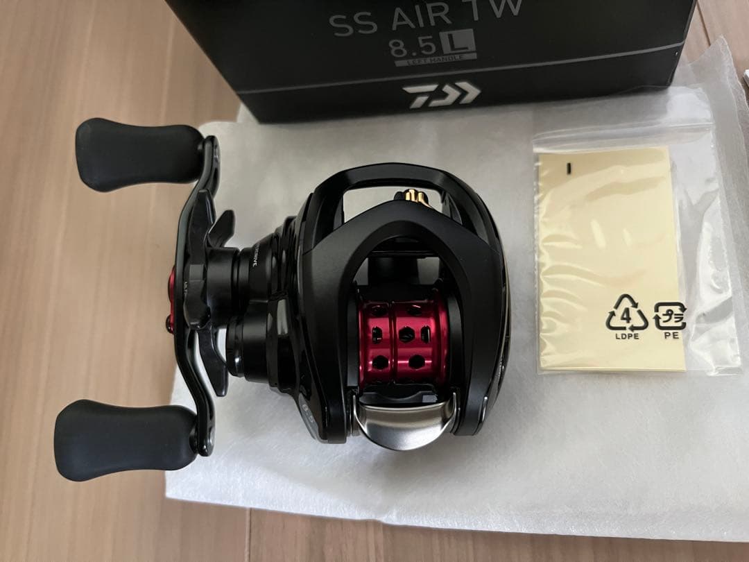 左 新品 SS AIR TW 8.5L ダイワ ベイトフィネス BFS 渓流