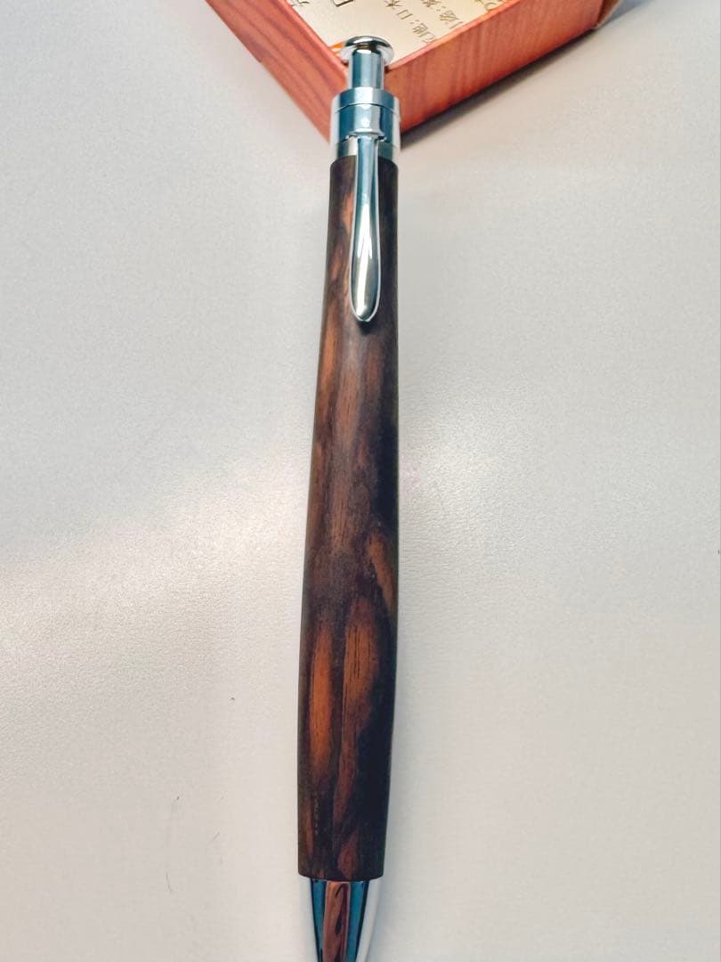 新品工房楔黒柿孔雀杢ボールペンルーチェペン