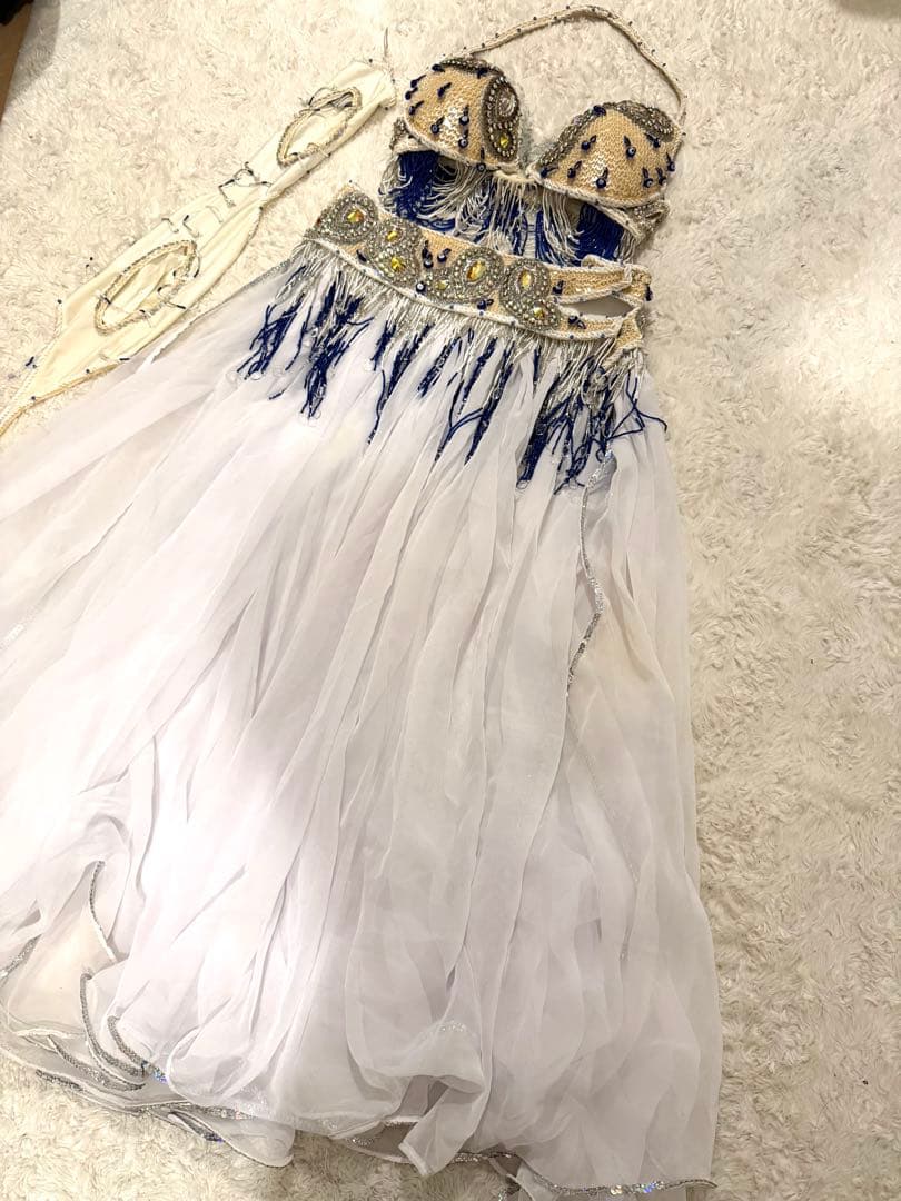 ベリーダンス 衣装‼️トルコの有名デザイナー豪華キラキラ輝くスワロフスキーフリンジ