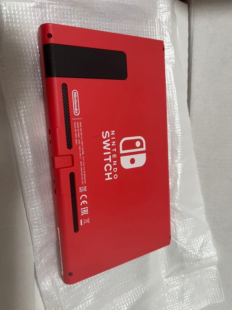 x*4様 Nintendo Switch レッド 本体と付属品