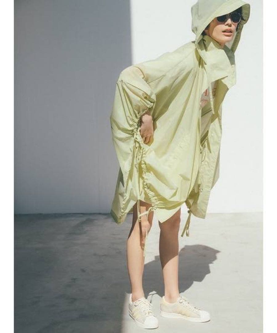 【美品】emmi atelier 撥水ポンチョコート　レインコート　エミアトリエ