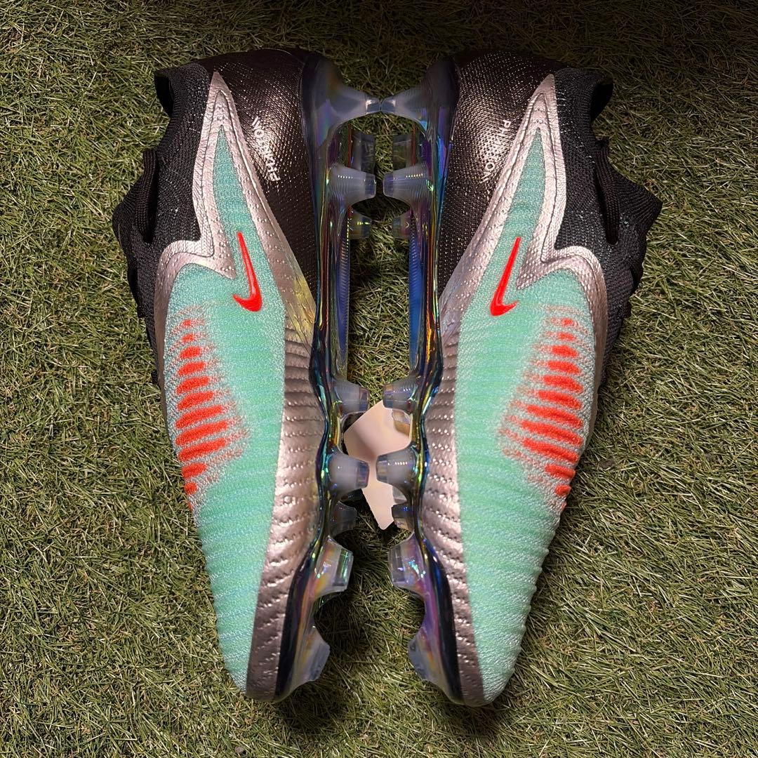 【新品未使用品】ナイキ ファントム 6 LOW エリート LE FG 25.5