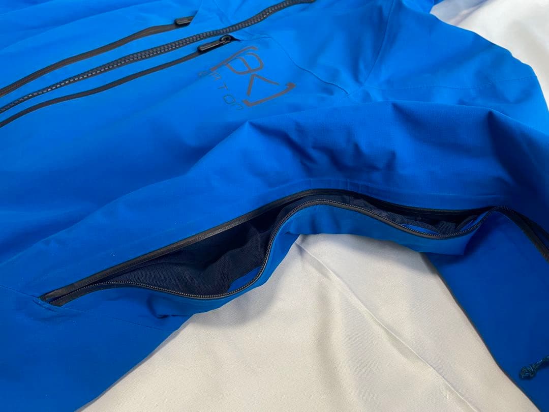 美品 BURTON ak GORE‑TEX 2L Swash Jacket S