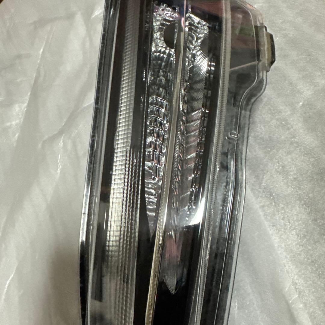 日産c27 セレナ　後期　左ポジションライトLED 美品