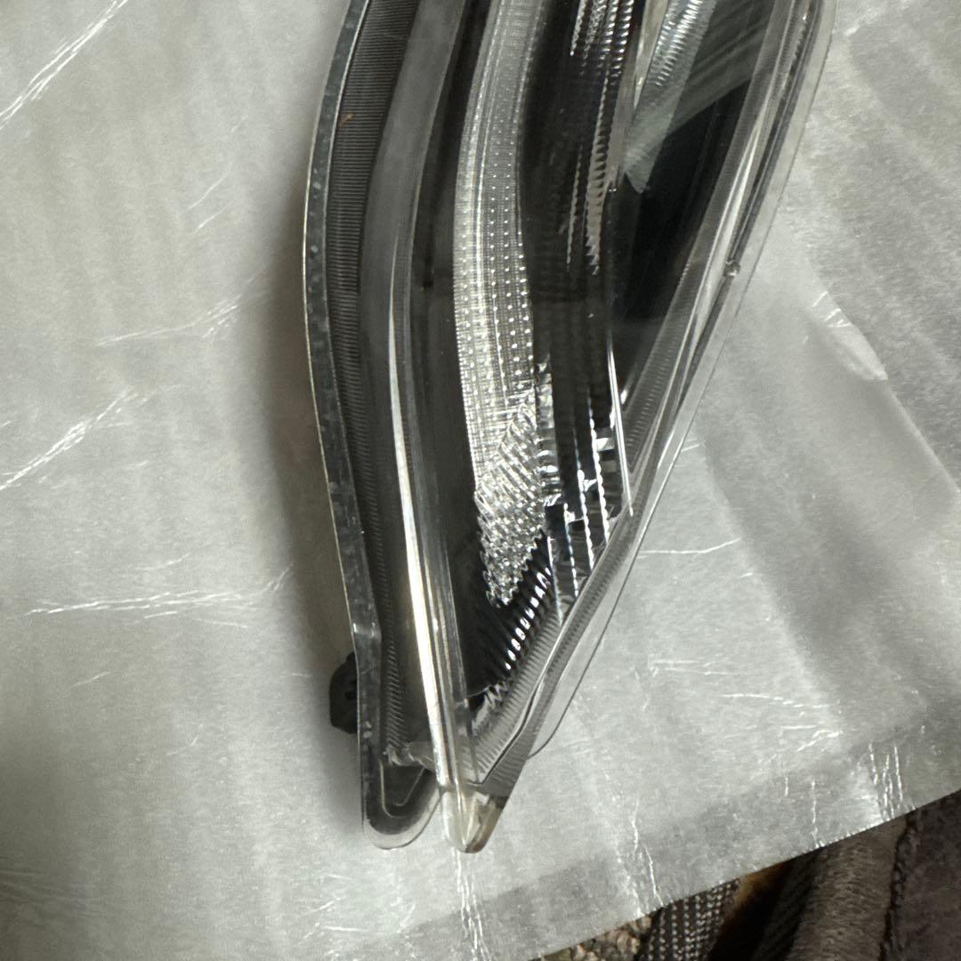 日産c27 セレナ　後期　左ポジションライトLED 美品