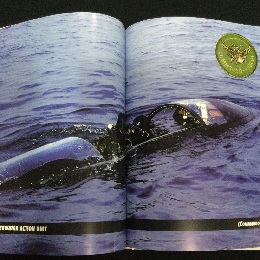 フランス軍　特殊部隊　洋書　ミリタリー　Military 飛行機　軍隊 兵士　車