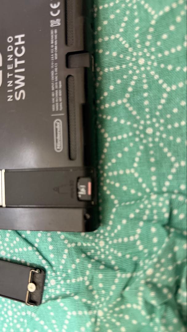 ジャンクSwitch 本体 とジャンクコントローラーとおまけ付き