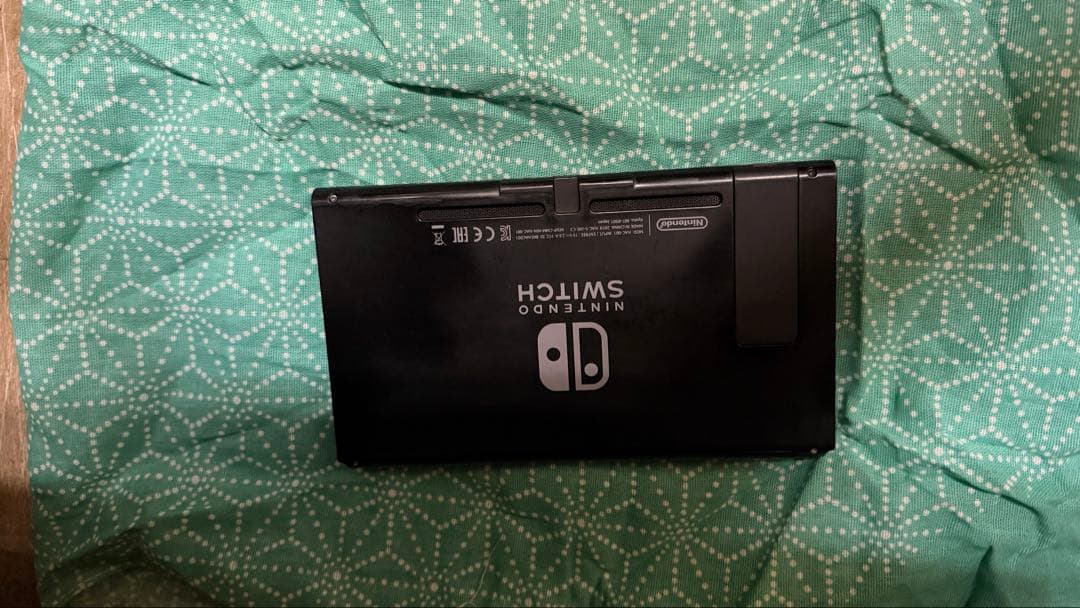 ジャンクSwitch 本体 とジャンクコントローラーとおまけ付き