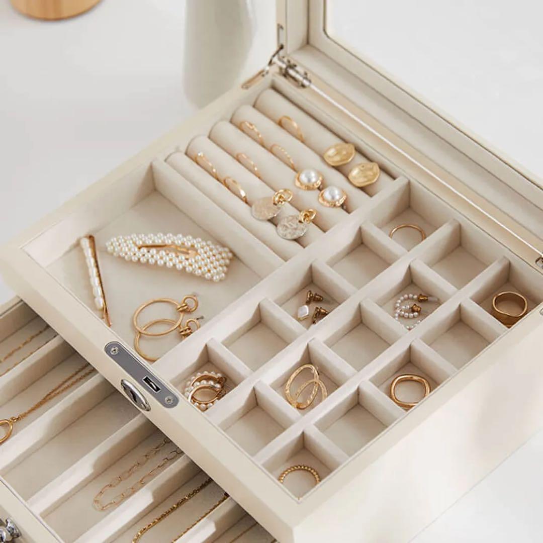 ❣️ネット完売品❣️LOWYAロウヤ　ジュエリーボックス　アクセサリーボックス　白