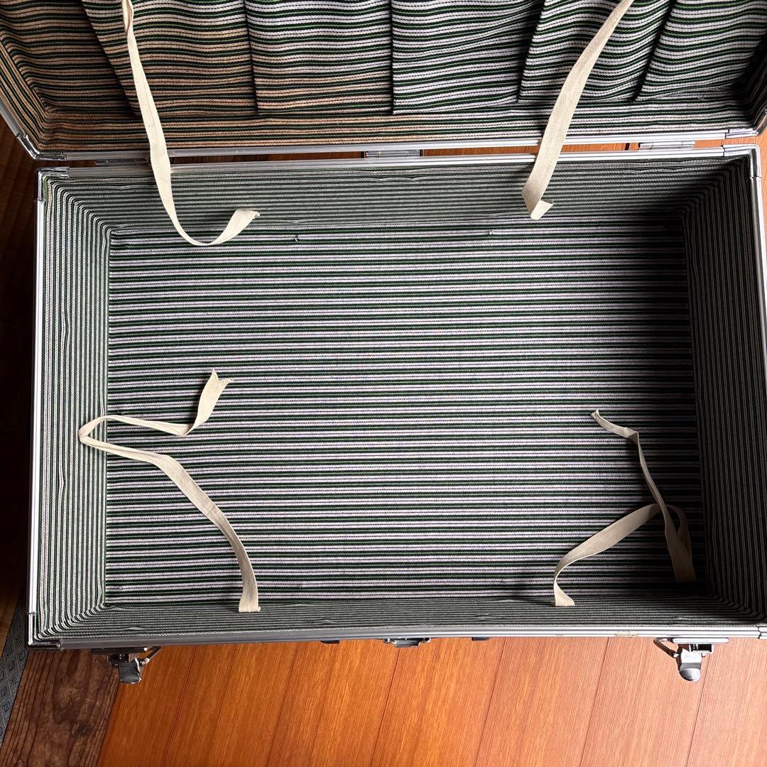 昭和レトロ　ジェラルミンケース(着脱車輪付)