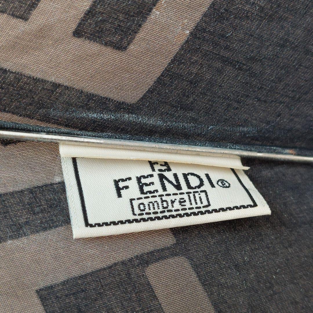 【大人気】フェンディ　FENDI　折り畳み傘　ブラック　良品　袋付き　FFロゴ