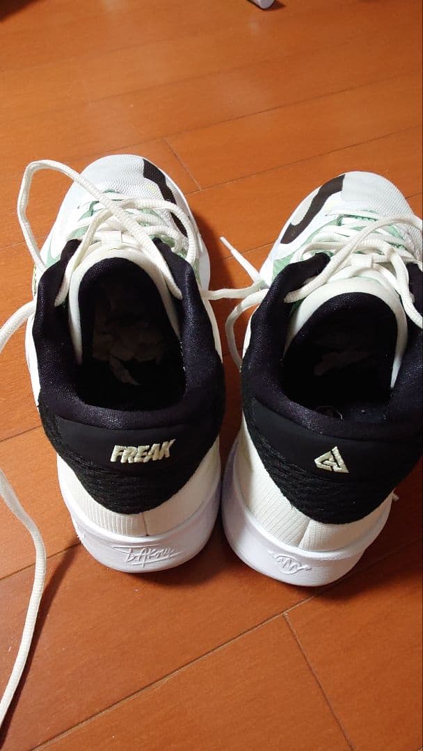 ズームフリーク4 25.5cm