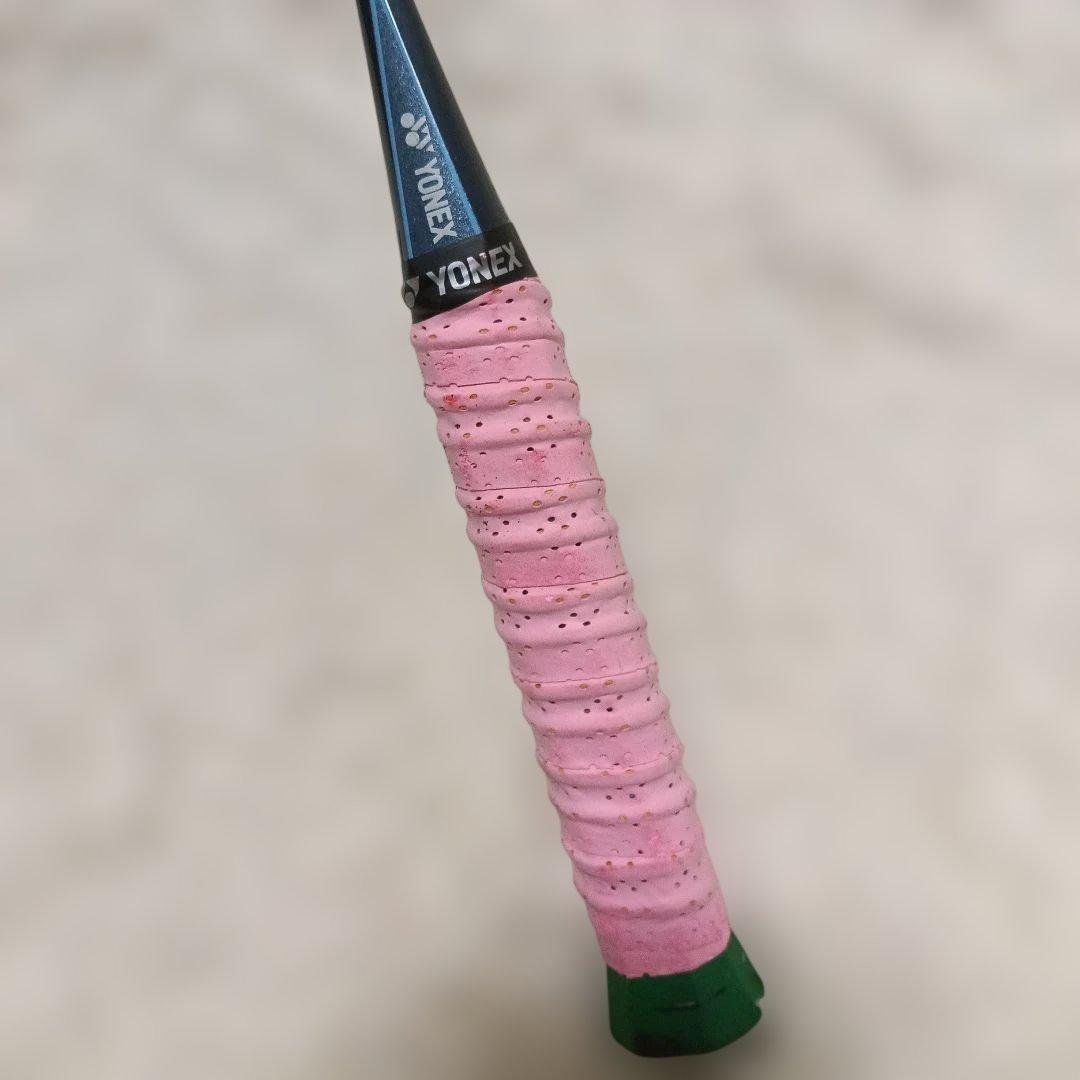 ヨネックスバトミントンラケットAEROTUS 40ケース付　カーボネックス14