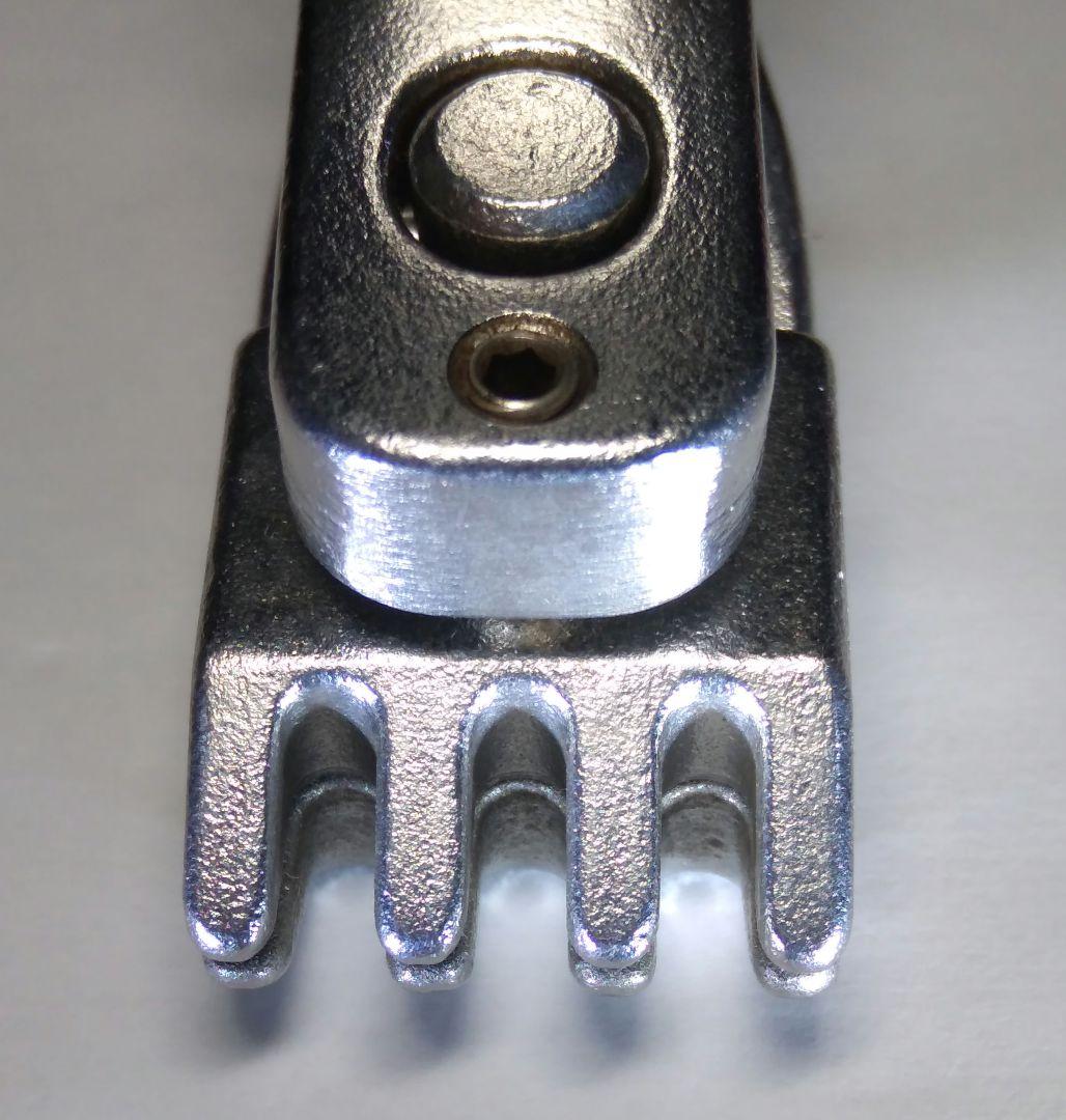 ストリングマシン　フライングクランプ　バドミントン　4本爪　1個