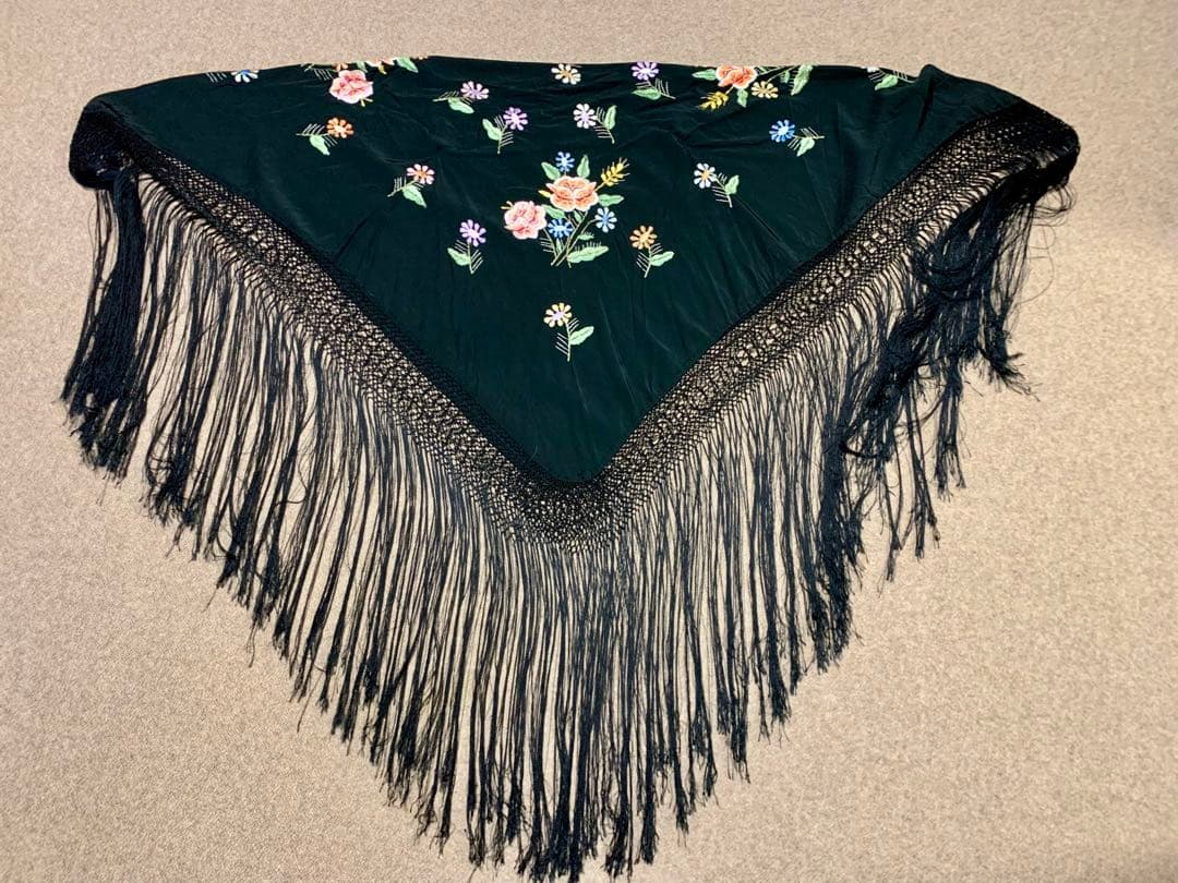 フラメンコ衣装　シルクマントン　108㎝✖️108㎝　四角形